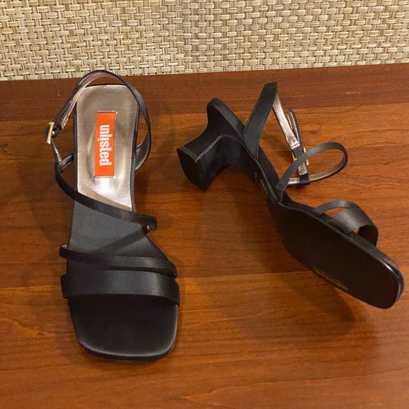 Unlisted by Kenneth Cole Shoes - NWOT Kenneth Cole Unlisted Blk Satin Sandals 8.5M